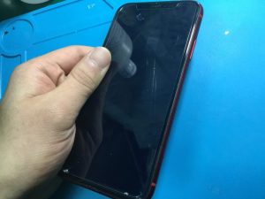 iPhone XRの画面修理　ガラス割れでご来店！