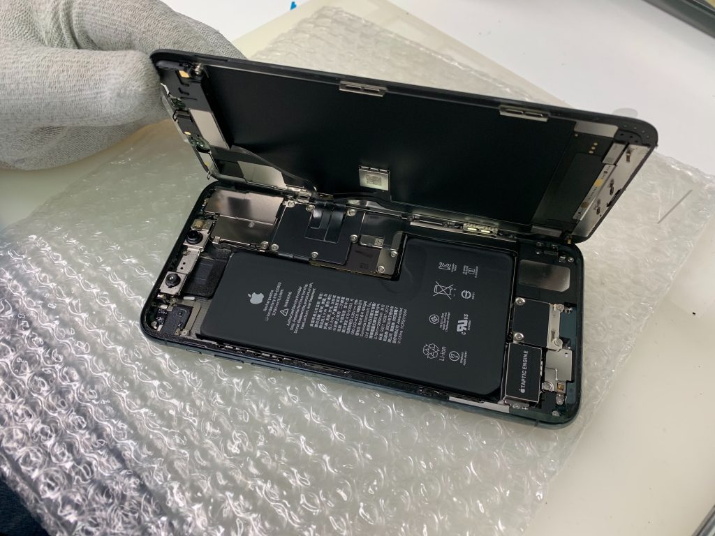 iPhone 11 Pro Maxの内部