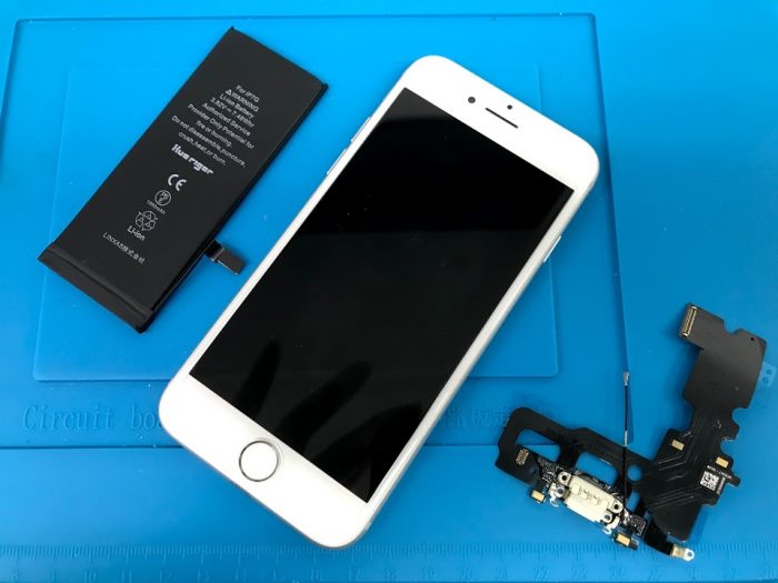 iPhoneのライトニングコネクタ