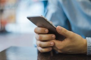 iPhone7ガラス割れ修理☆