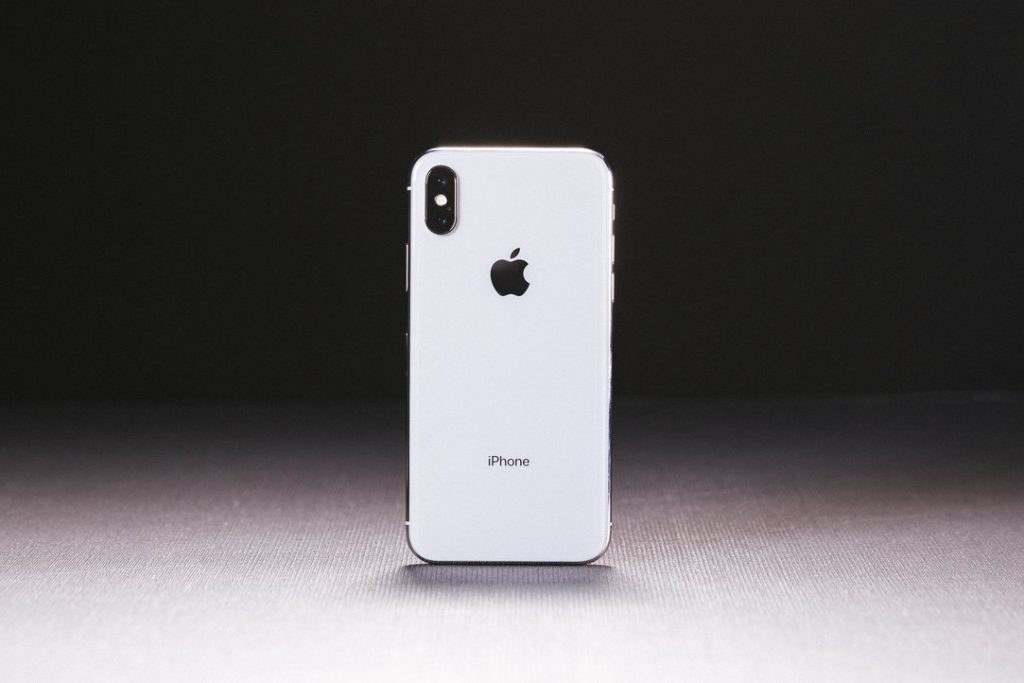 強制再起動するiPhone