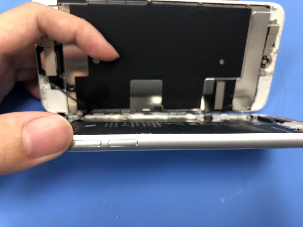 iPhone バッテリー 膨張