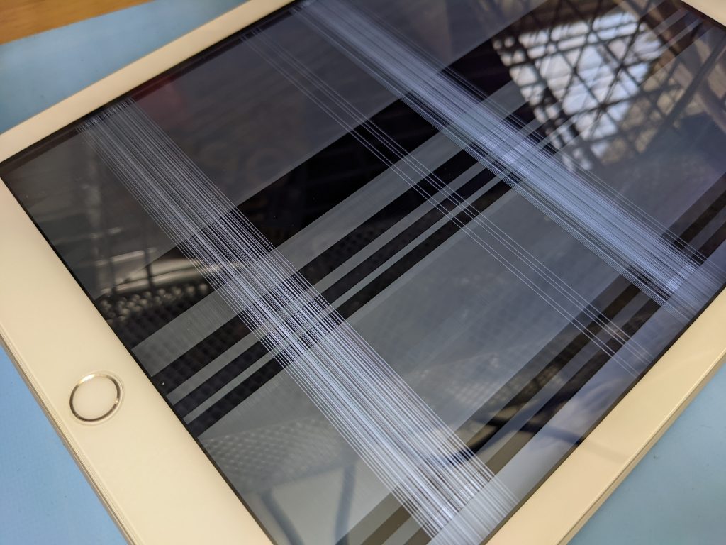 iPad6 液晶交換 水没修理