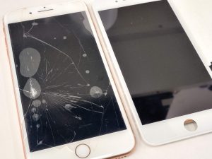 iPhoneのガラス割れ放置は危険です！