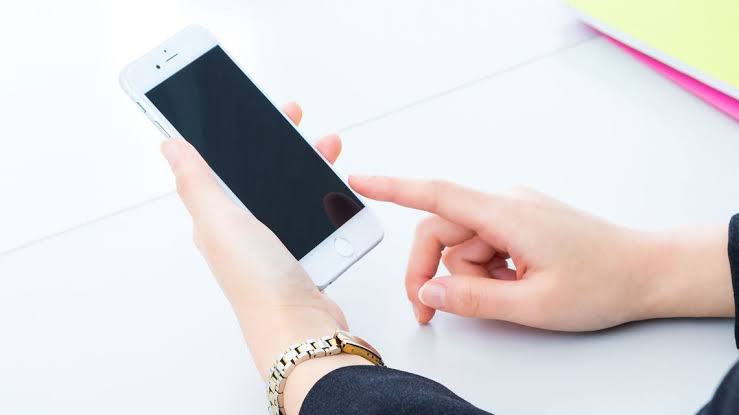 突然iPhoneの画面が真っ暗になってしまったのは何故！？