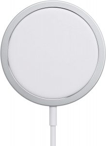 MagSafeを応用したモバイルバッテリーが発売！