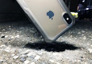 画面が割れてしまった時はお早めの修理