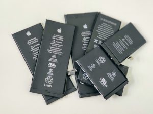 バッテリー膨張による危険性と修理するメリット