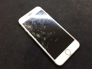 お出かけする日はiPhoneを使用する際にご注意を！！