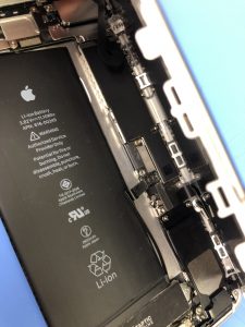 バッテリーの膨張は早めの交換を！
