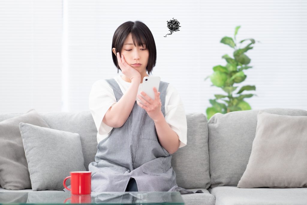 iPhoneの画面　浮いていませんか？