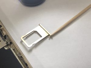 SIMピンが無い時「つまようじ」で代用は絶対にダメ！