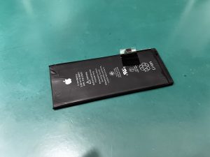 iphoneのバッテリーが膨らむ原因と対策