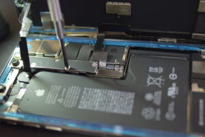 iPhoneが熱い・発熱する原因と対処法｜左側が熱いのは基板かも
